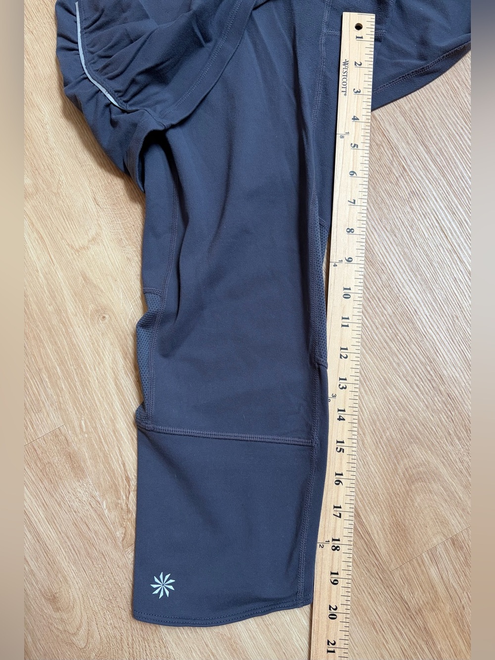 ATHLETA gray 2 In 1 Contender Skirt Capri Leggings Reflective Running Large - Picture 4 of 8